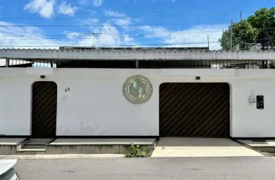 Espaçosa Casa no Conjunto dos Bancários – Conforto, Tranquilidade e Localização Estratégica