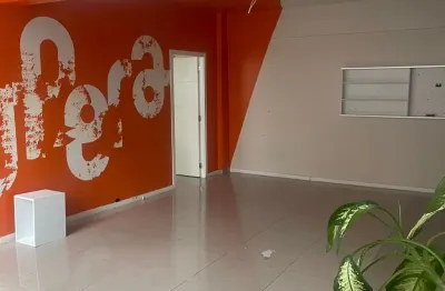 Sala comercial no segundo andar no centro de balneário camboriú