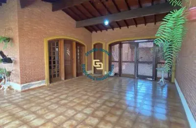 Casa com 3 quartos à venda no Centro, Araras 