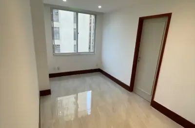 Apartamento todo reformando no centro do rio , aceita carta .
