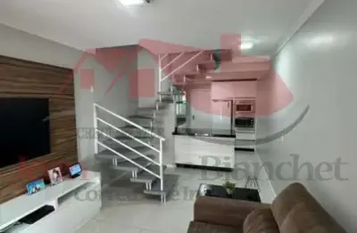 Lindo sobrado mobiliado com espaço gourmet e excelente localização em camboriú