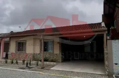 Casa com 3 quartos à venda na Rua Nivaldo Nicolau Gardini, Centro, Camboriú