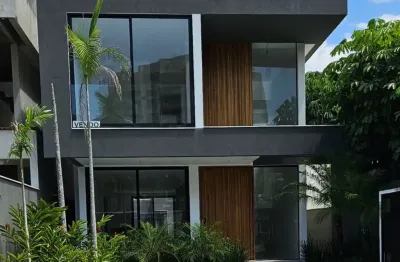 Barra da tijuca/ riomar x – casa em condomínio com 350 m², com 04 suítes e vagas