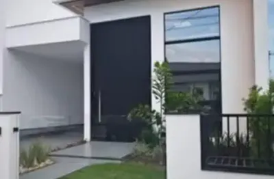 Linda, nova e mobiliada casa de 2 quartos sendo uma suíte no melhor loteamento de potecas!
