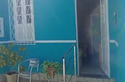 Casa de 3 quartos com terraço e churrasqueira + 1 vaga coberta
