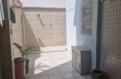 Ampla casa triplex de vila com 3 quartos + terraço no riachuelo
