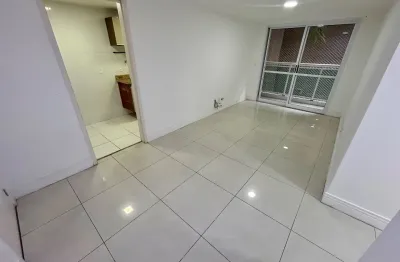 Oportunidade. apartamento 2 quartos (1 suíte), freguesia. localização nobre.