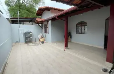 Casa com 4 quartos à venda na vista chinesa, --, tijuca, contagem por r$ 640.000