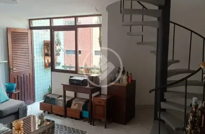 Cobertura duplex em tambaú com móveis planejados com 4 quartos e 258m2