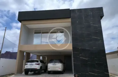 Casa em condomínio - 05 suítes, piscina e área de lazer
