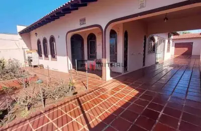 Excelente oportunidade, casa à venda, jardim champagnat, garagem para 7 carros, 390m² de terreno,lo