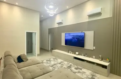 Linda casa térrea no condomínio de alto padrão florais da mata porteira fechada