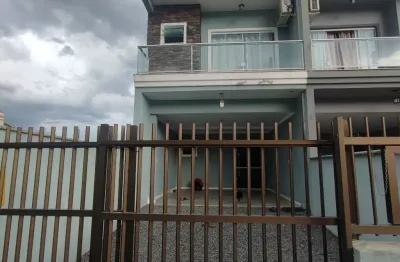 Casa à venda na Rua Alfredo Retlaff, Vila Nova, Joinville