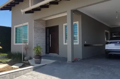 Casa plana com 3 quartos, sendo 1 suíte, a venda no bairro parque guarani (averbada)