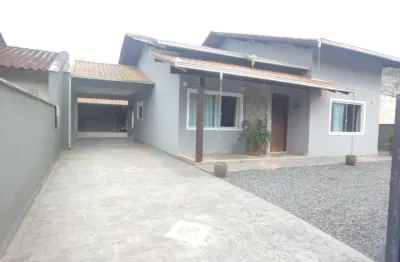 Casa plana (não averbada) a venda com 3 quartos e amplo terreno no bairro boehmerwald
