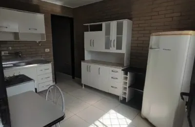 Kitnet com móveis para alugar (com seguro) no bairro costa e silva