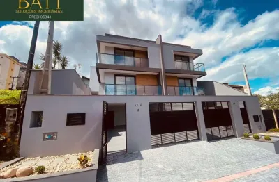 Imperdível Casa Geminada triplex à Venda em Joinville-SC - 3 Quartos, 3 Suítes, 3 Salas, 3 Banheiros, 3 Vagas, 270m²!