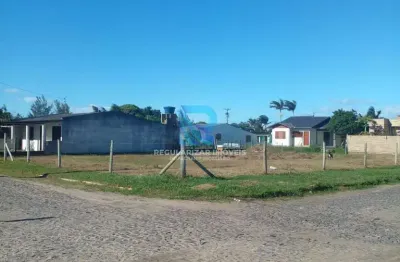 Terreno de esquina em rosa do mar, com 720m2,passo de torres/sc