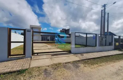 Casa com 3 dormitórios a 150metros do mar no bairro miratorres