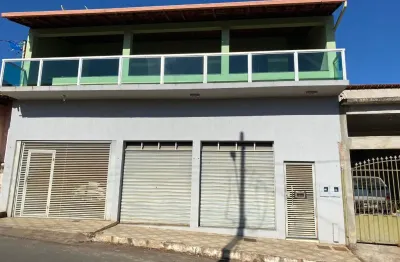 Vende-se casa de 3 pavimentos, no bairro belvedere,  em ouro branco.
