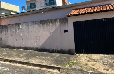 Casa com 3 quartos para alugar na Rua Principal, Bandeirantes, Ouro Branco