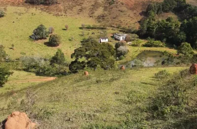 Fazenda à venda na Praça Aristides de Araújo Teixeira, Zona Rural, Santana dos Montes