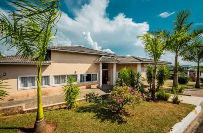 Casa em condomínio para venda com 6 quartos, sendo 6 suítes , 850m²