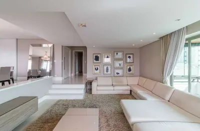 Apartamento para venda em Aclimação com 4 quartos, sendo 4 suítes , 246m²