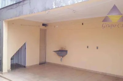 Sobrado com 03 dormitóiros sendo 01 suíte , edícula e 02 vagas de garagem para venda