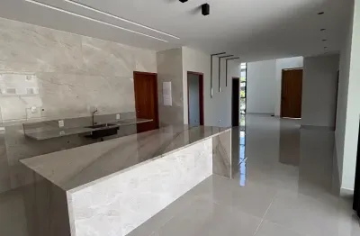 Casa nova com 3 suítes e área gourmet com piscina lado da sombra no Alphaville Natal