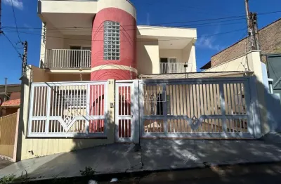 Casa para locação em bragança paulista, villa mota, 3 dormitórios, 3 banheiros, 1 vaga