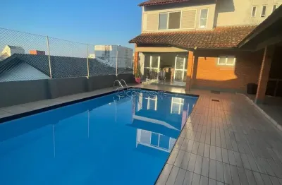 Casa a venda em coqueiros - florianópolis - ampla com piscina  - em meio a via gastronômica