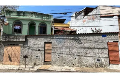 Oportunidade de compra: duas casas no mesmo terreno no bairro de lourdes, juiz de fora-mg