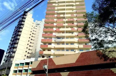 Kitnet com vaga de garagem  muito bem localizado no centro perto de tudo