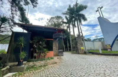 Terreno plano de 929m² no condomínio ecológico estrada real