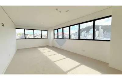 Sala comercial para alugar na Rua Leopoldo Schmidt, 200, Centro, Juiz de Fora