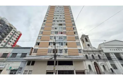 Apartamento de dois quartos na Av. dos Andradas no centro de Juiz de Fora