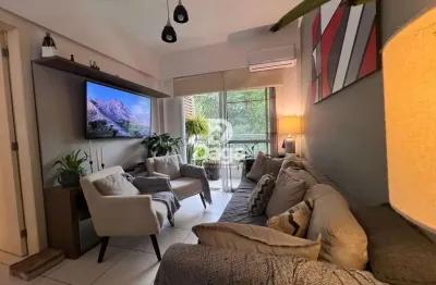 3 dormitórios com 1 suíte e 2 vagas de garagens do itacorubi