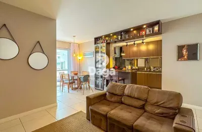 Apartamento a venda no itacorubi, sacada c/ churrasqueira a carvão.