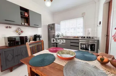 Incrivel 02 dormitórios com churrasqueira e suíte na praia !!