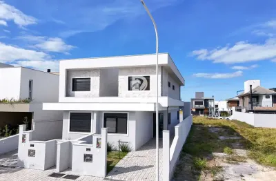Casa sobrado no bairro campeche, em florianópolis-sc
