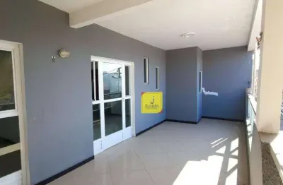 Excelente casa tríplex, de 3 quartos e e mais uma kitnet de 1 quarto, com excelente acabamento, no bairro milho branco.