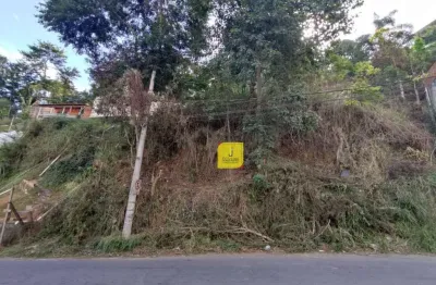 Terreno em aclive, de 600m², na parte central do bairro bandeirantes., com escritura e registro.