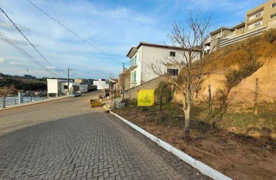 Terreno com 403m² no condomínio via do sol, na cidade alta