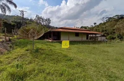 Granja toda plana, com 3.000m², e casa de telhado colonial de 3 quartos, no granjeamento varginha (br-040 - km 780).