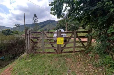 Excelente sítio, todo plano, c/ 10.000 m² (1 hectare). com casa simples de 2/4 (porém, de lage), 3 açudes, e 2.000 pés de frutas - em penido (br-267).