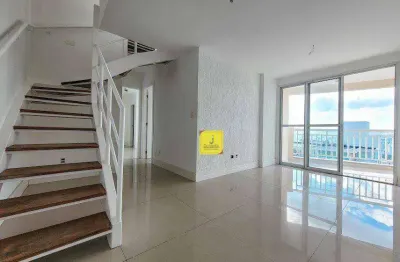 Cobertura de 2 quartos com suíte, 2 vagas e condomínio clube no estrela sul