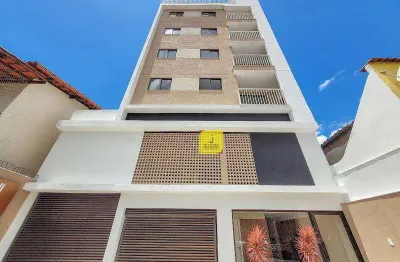 Apto com 2 quartos (suíte), varanda gourmet, garagem e elevador no mariano procópio