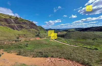 Terreno com 2778 m², (plano), de esquina e com frente para duas ruas - no condomínio residencial colinas do sol - bairro são pedro - juiz de fora-mg.