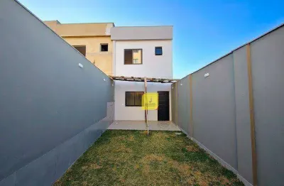 Casa com 2 suítes, quintal e garagem no jardim são joão